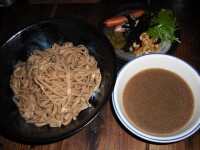 全粒粉入り極太麺調理例